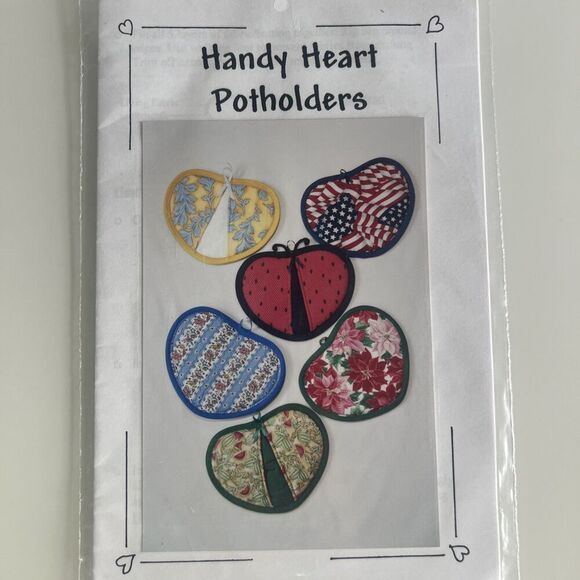 Blue Flower Fabric Bowls Wanda Nelson & Pot Holders Eva Holen Sewing Patterns - Picture 4 of 5